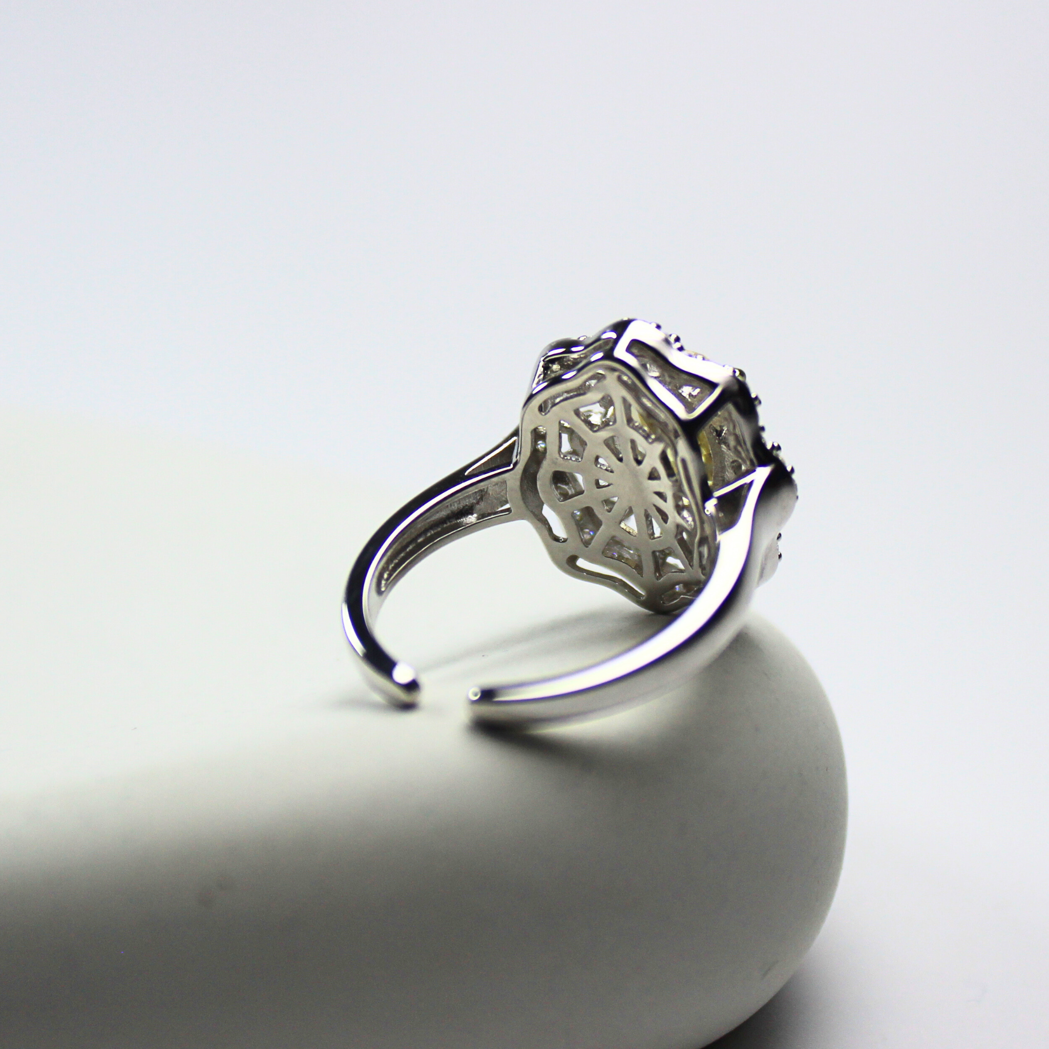 Saffra Ring