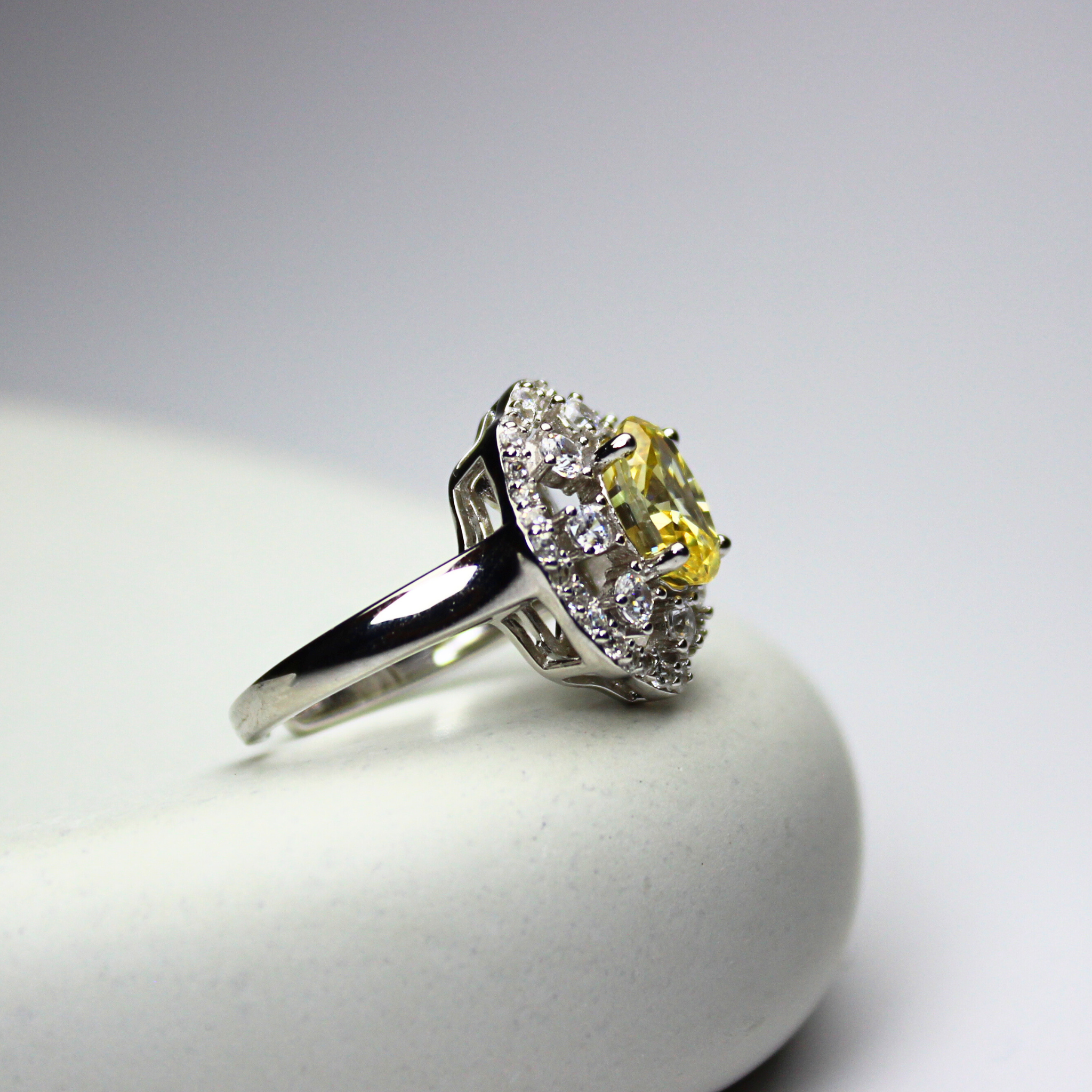 Saffra Ring