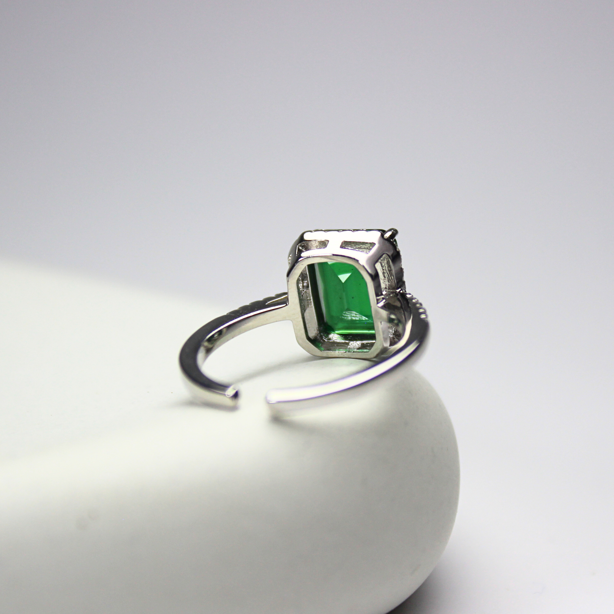 Emeralda Ring