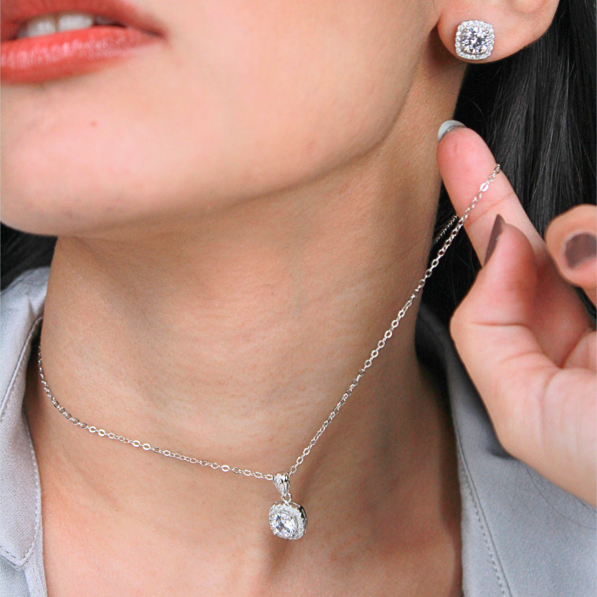 Lustrelle Necklace