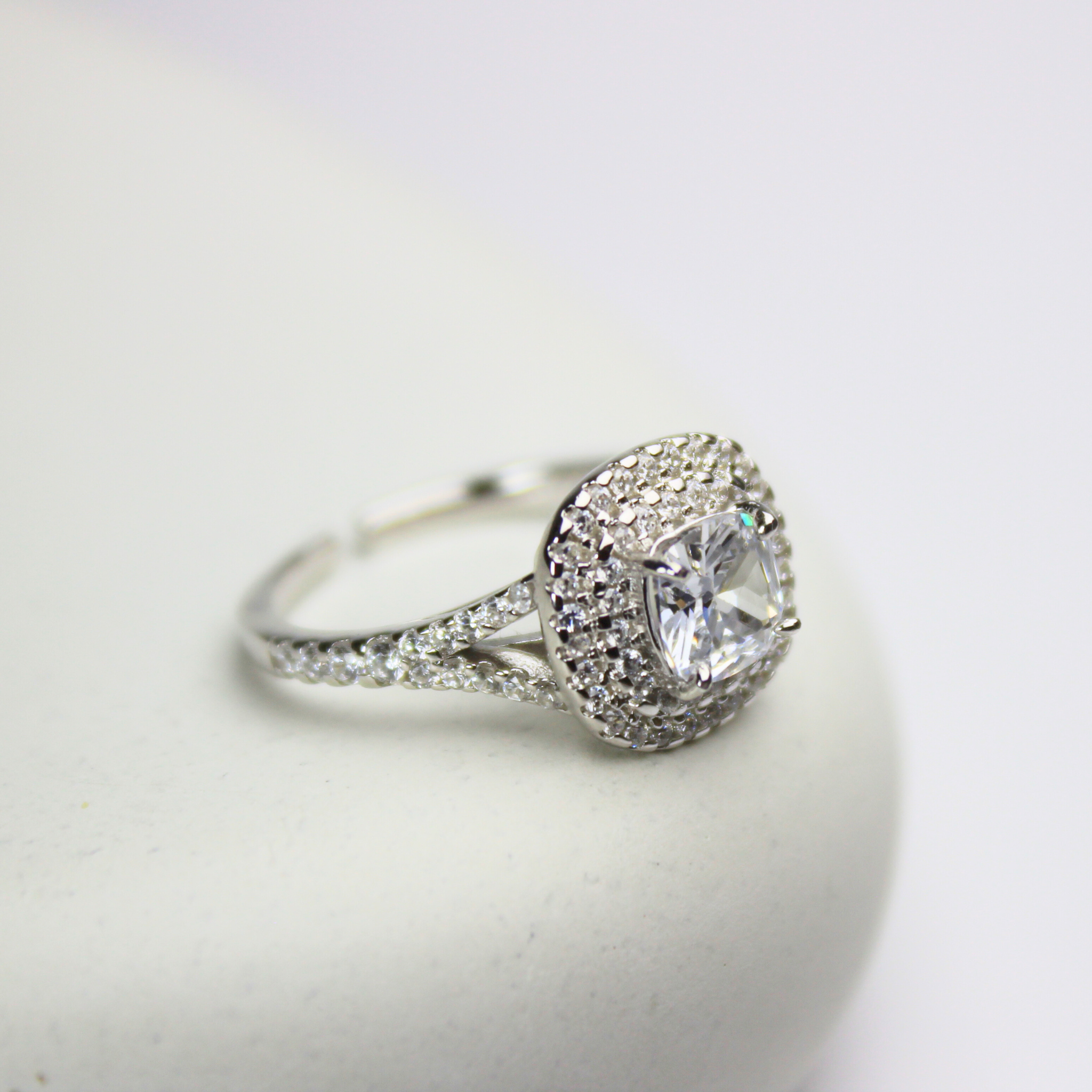 925 Sterling Silver Prisma Diamond Ring, Moissanite Solitaire Ring, Hypoallergenic & Tarnish-Free, Luxury Adjustable Silver Ring