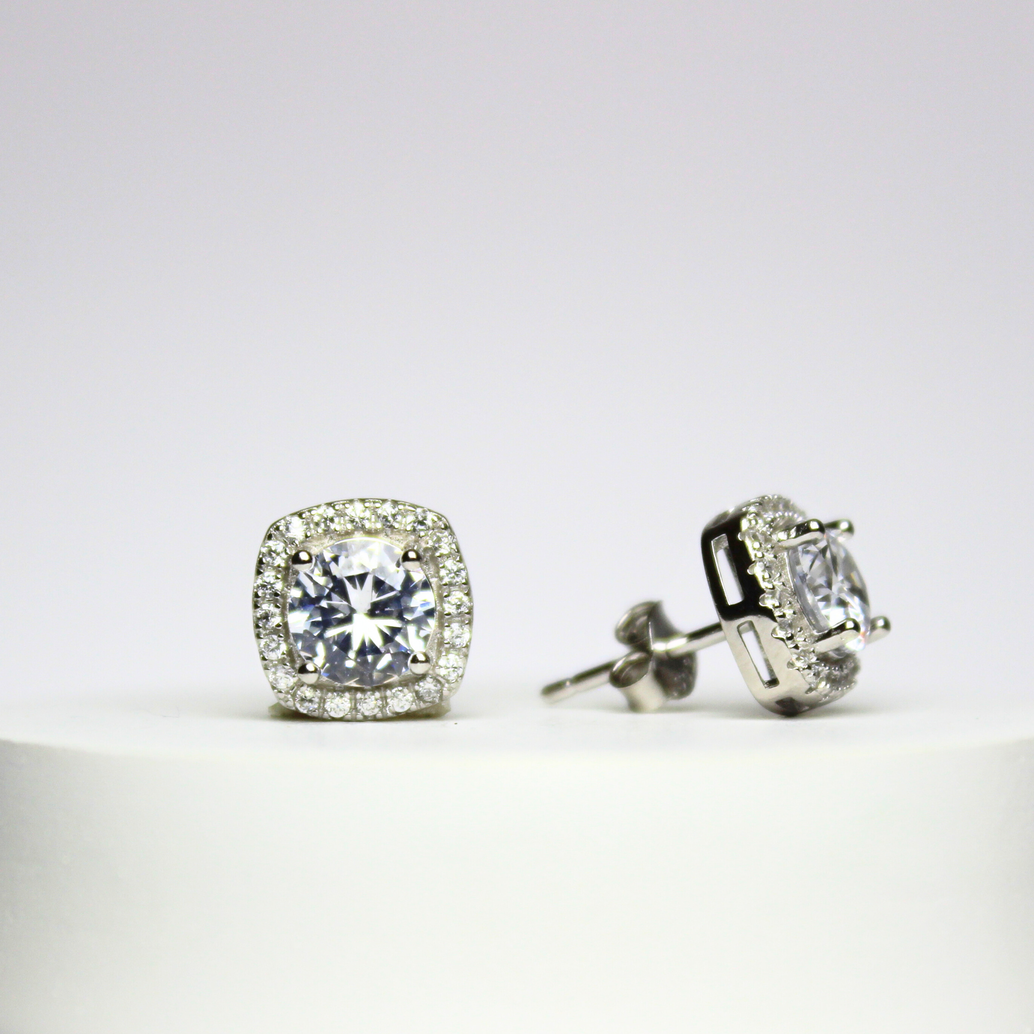 925 Sterling Silver Diamond Stud Earrings, Moissanite Earrings, Hypoallergenic & Tarnish-Free, Classic Luxury Jewelry