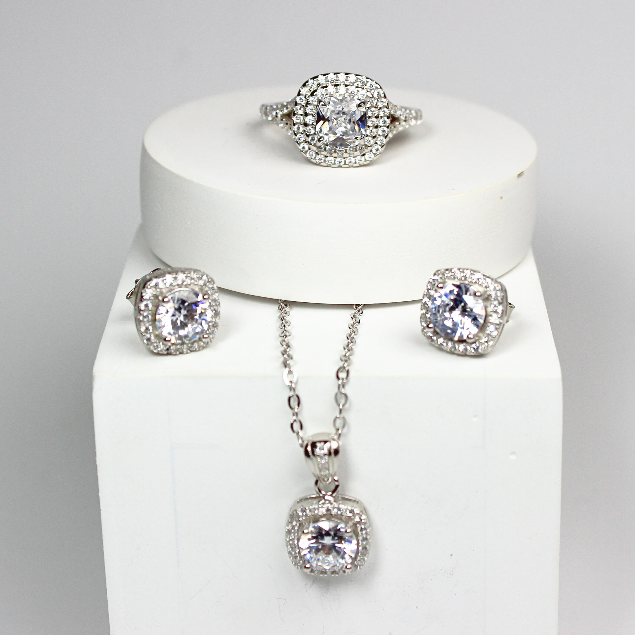 925 Sterling Silver Moissanite Diamond Affari Jewelry Set, Brilliant & Iconic