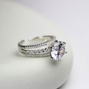 925 Sterling Silver Vero Ring, Modern & Elegant Design, Hypoallergenic & Tarnish-Free, Adjustable Silver Ring